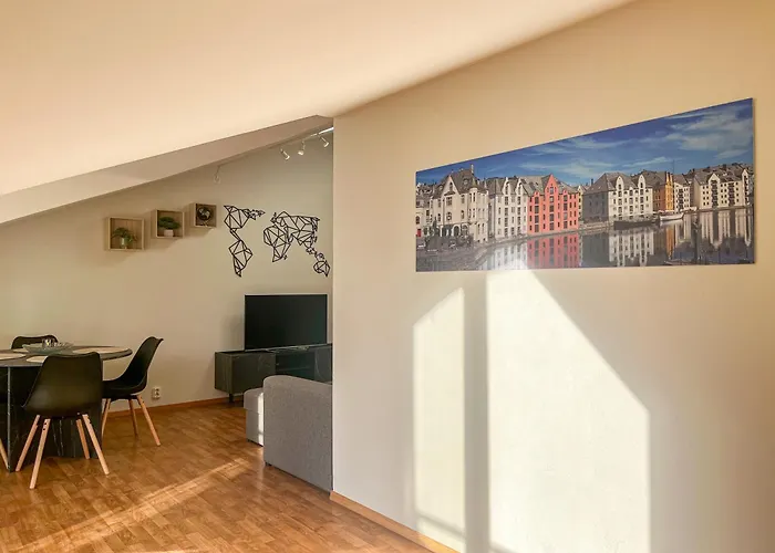 Parken Terrace - Fjord View With Indoor Parking And Elevator * Олесунн