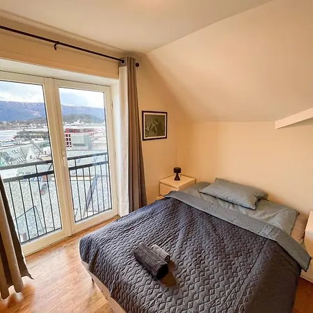 Parken Terrace - Fjord View With Indoor Parking And Elevator Apartament