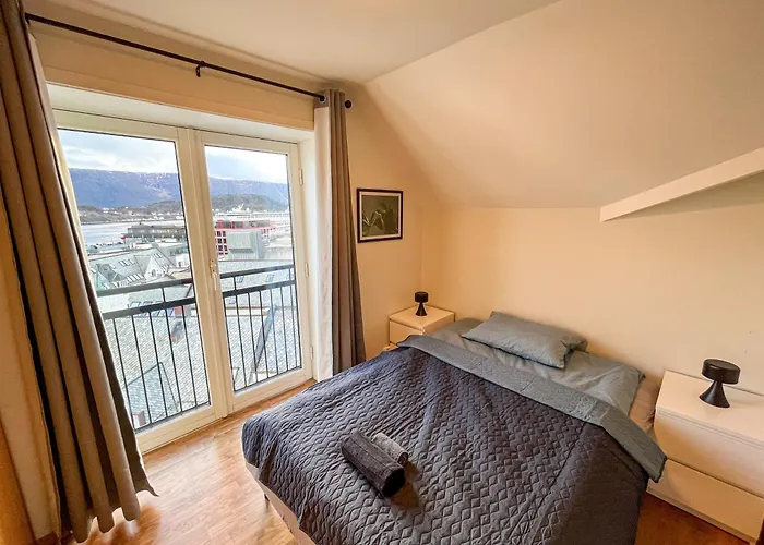 Parken Terrace - Fjord View With Indoor Parking And Elevator Apartament